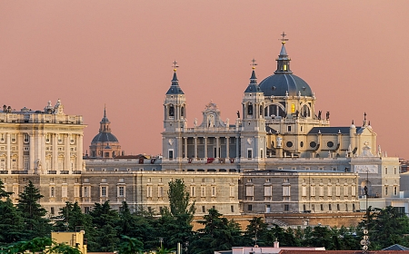 How to get from Galicia to Madrid: train, plane, car and the best travel options