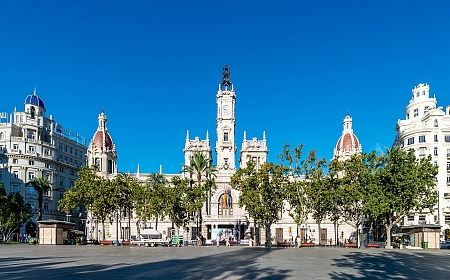 How to get from Madrid to Valencia: train, car, plane and the best travel options