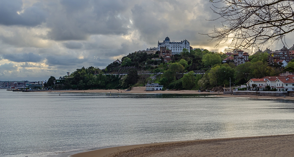 Road trip through the Green North: history, mountains and sea in a single experience