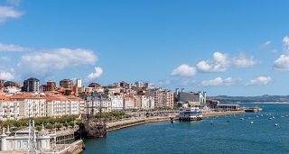 Road trip through the Green North: history, mountains and sea in a single experience