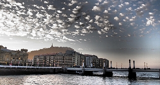 Ruta en coche por el norte verde: historia, montaña y mar en una misma experiencia