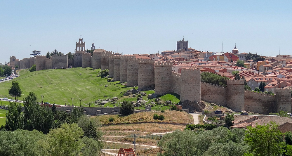 Ruta en tren por Castilla y León: historia y tradición española