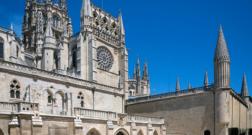 Ruta en tren por Castilla y León: historia y tradición española