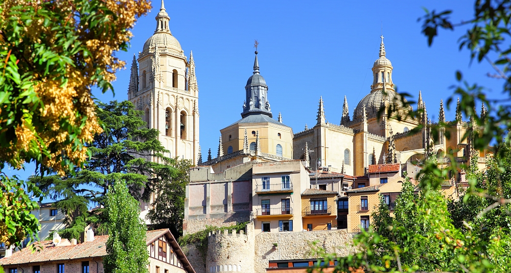 Ruta en tren por Castilla y León: historia y tradición española