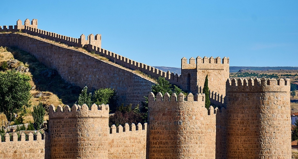 Ruta en tren por Castilla y León: historia y tradición española