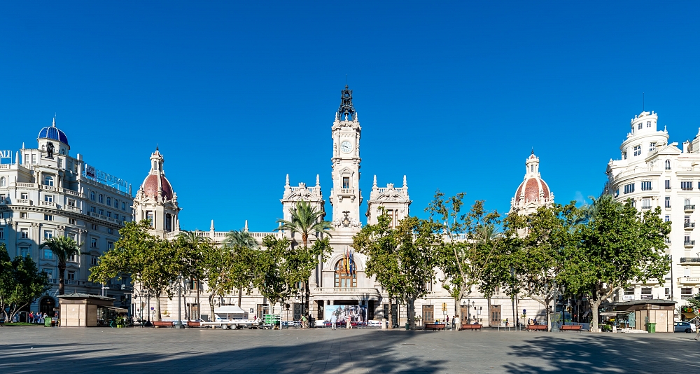 Ruta en tren por el Levante español entre Alicante, Valencia y Barcelona