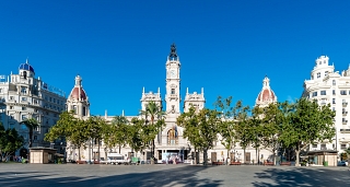 Ruta en tren por el Levante español entre Alicante, Valencia y Barcelona
