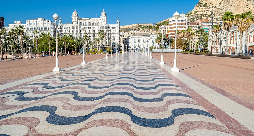 Ruta en tren por el Levante español entre Alicante, Valencia y Barcelona