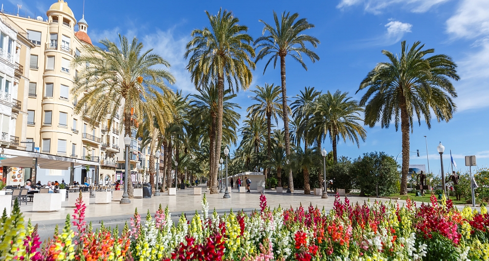 Ruta en tren por el Levante español entre Alicante, Valencia y Barcelona