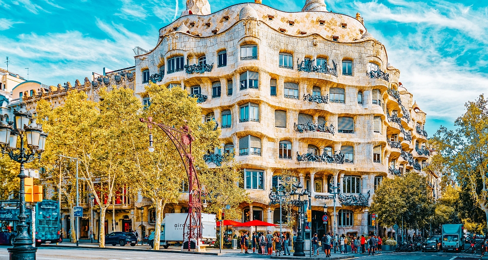 Ruta en tren por el Levante español entre Alicante, Valencia y Barcelona