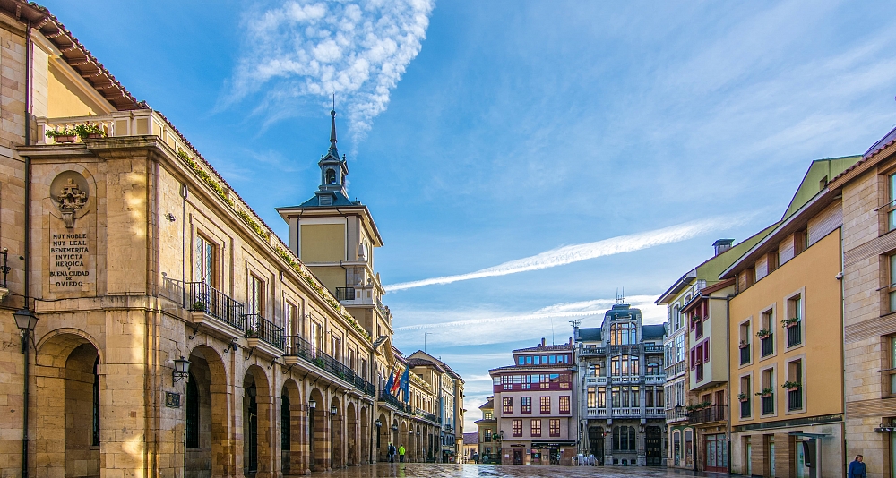 Ruta en tren por el Norte Verde de España: de Bilbao a Santiago