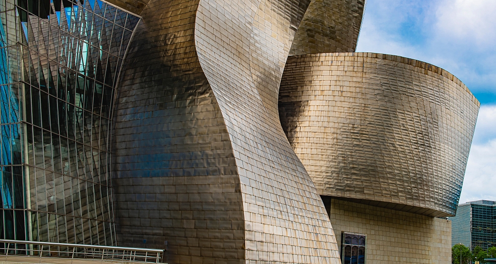 Ruta en tren por el Norte Verde de España: de Bilbao a Santiago