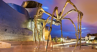 Ruta en tren por el Norte Verde de España: de Bilbao a Santiago