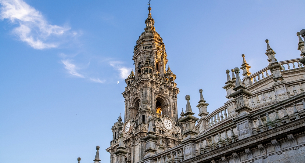 Ruta en tren por el Norte Verde de España: de Bilbao a Santiago