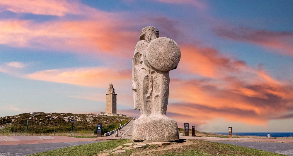 Ruta en tren por Galicia: de A Coruña a Vigo entre mar y leyenda