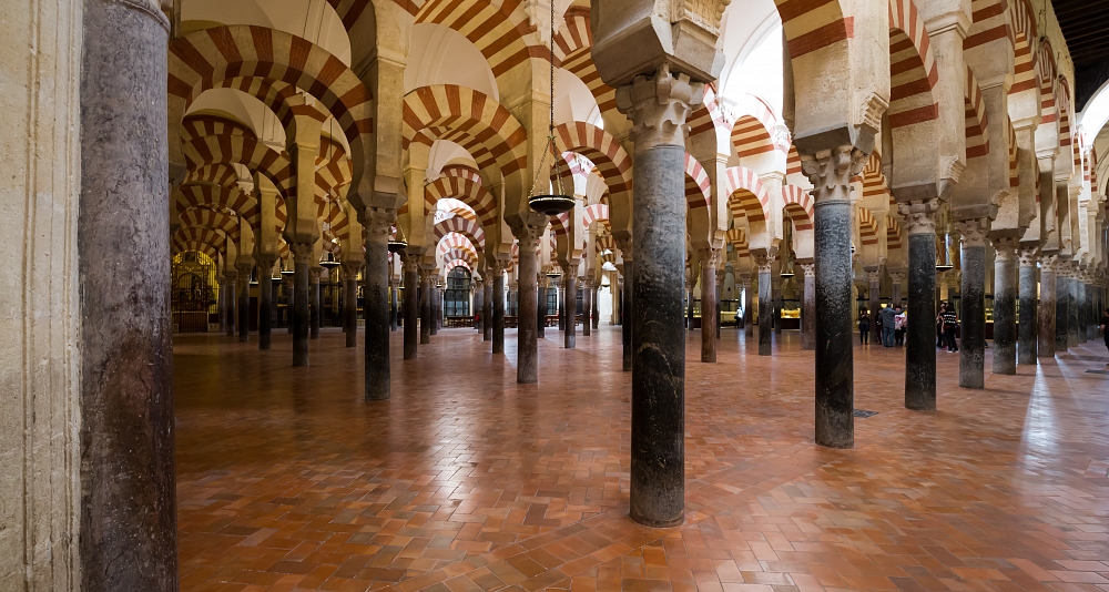 Train route through Andalusia: Madrid, Córdoba, Seville and Granada