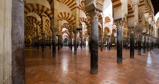 Train route through Andalusia: Madrid, Córdoba, Seville and Granada