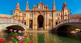 Train route through Andalusia: Madrid, Córdoba, Seville and Granada