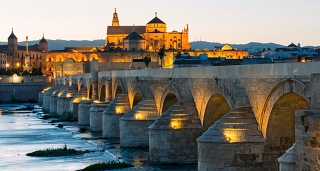 Train route through Andalusia: Madrid, Córdoba, Seville and Granada