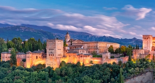Train route through Andalusia: Madrid, Córdoba, Seville and Granada