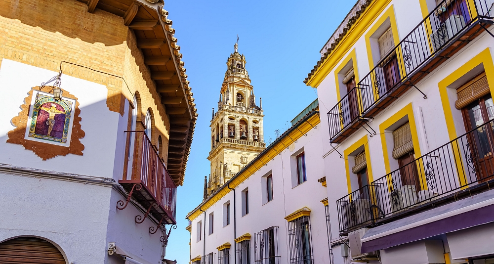 Train route through Andalusia: Madrid, Córdoba, Seville and Granada