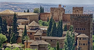 Train route through Andalusia: Madrid, Córdoba, Seville and Granada