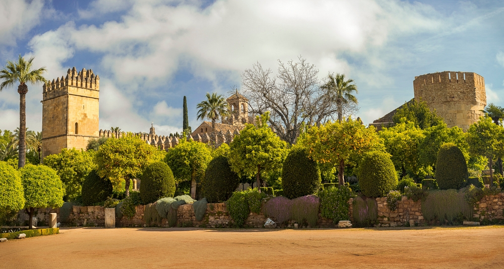 Train route through Andalusia: Madrid, Córdoba, Seville and Granada