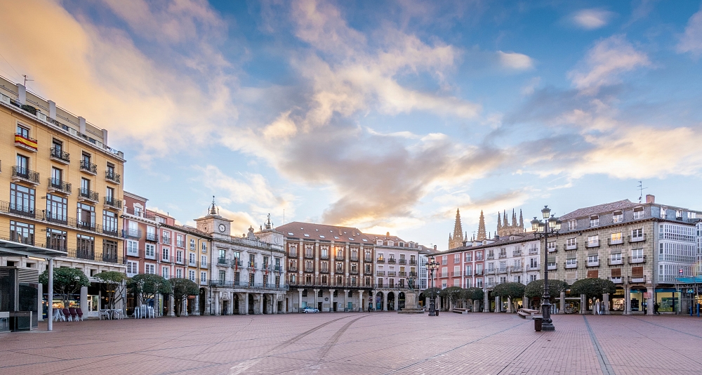 Train route through Castile and León: Spanish history and tradition