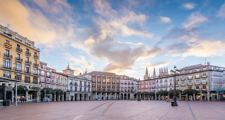 Train route through Castile and León: Spanish history and tradition