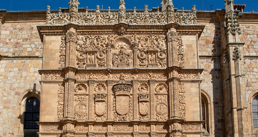 Train route through Castile and León: Spanish history and tradition