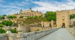 Train route through Castile: Madrid, Toledo and Segovia