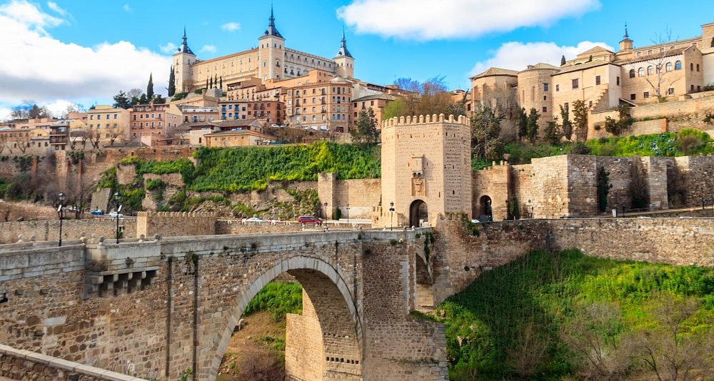 Train route through Castile: Madrid, Toledo and Segovia