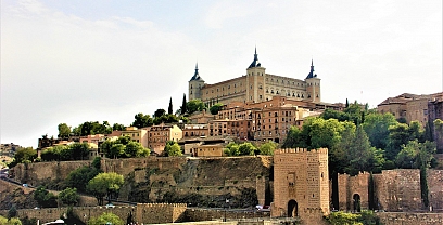 Train route through Castile: Madrid, Toledo and Segovia