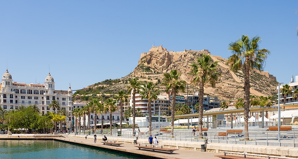 Train route through Eastern Spain: Alicante, Valencia and Barcelona