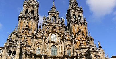 Train route through Galicia: from A Coruña to Vigo between sea and legend