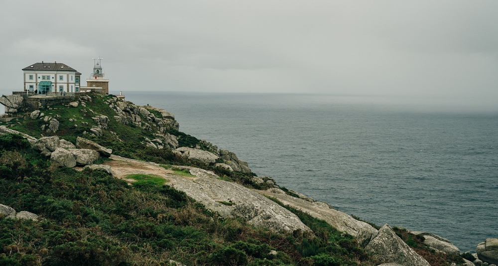 Train route through Galicia: from A Coruña to Vigo between sea and legend