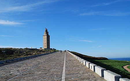 Travelling through Galicia by train: an Atlantic route among historic cities, lighthouses and estuar_48